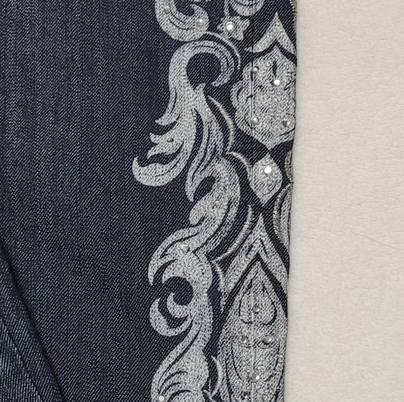 Vintage Chico's Platinum Mid-Wash Blue Silver Painted Embroidered Flared Jeans - Picture 6 of 11